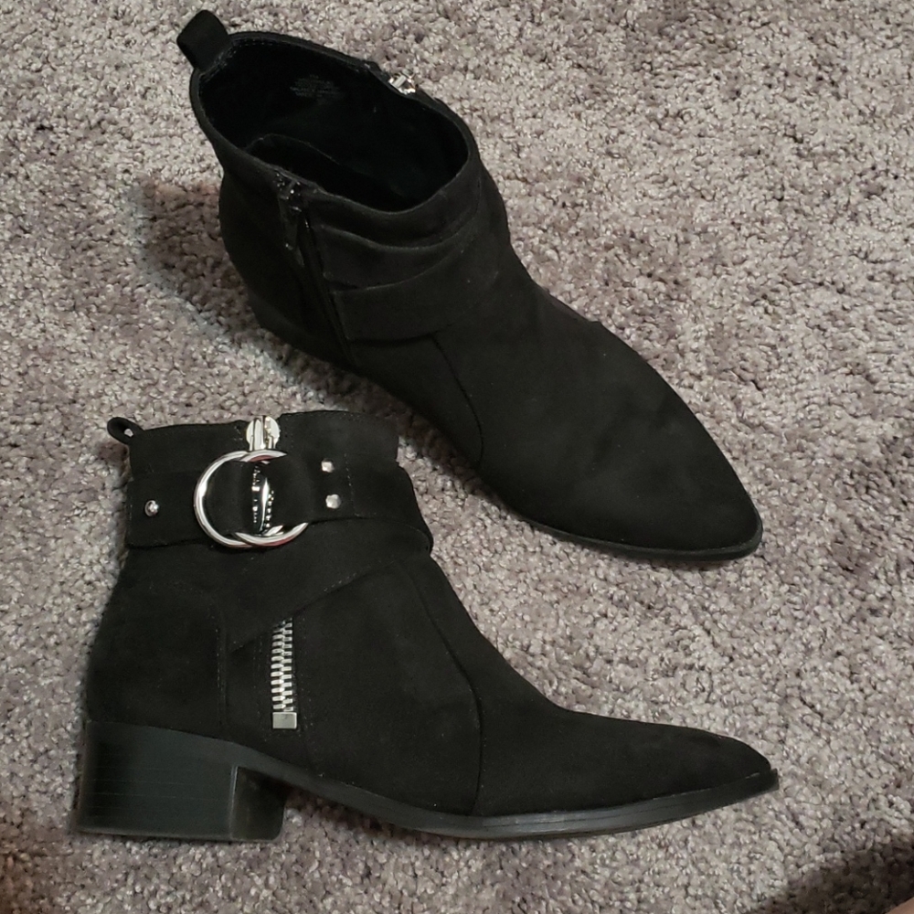 Saude black boots